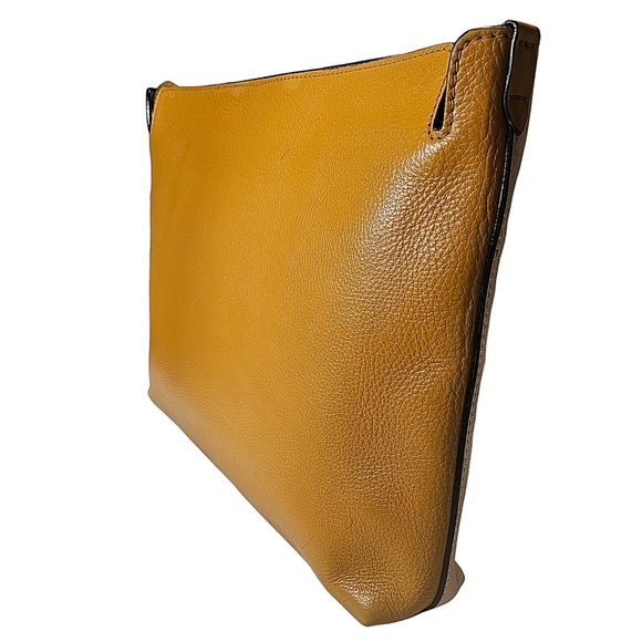 Burberry Handbags - BURBERRY CLUTCH